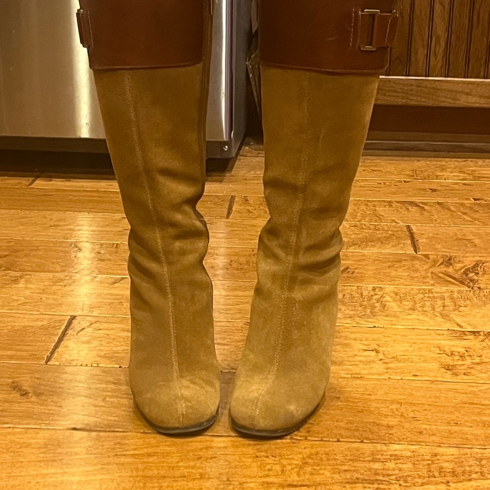 EUC! Aerosols Camel colored suede knee high wedge boots!